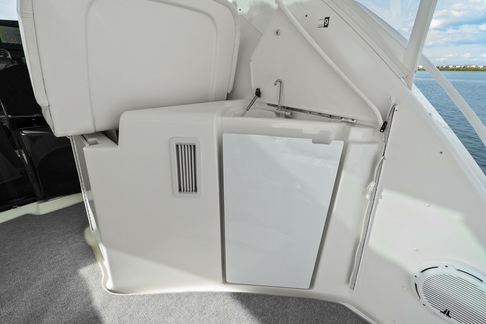 2007 Tiara Yachts 4300 Sovran — photo 12