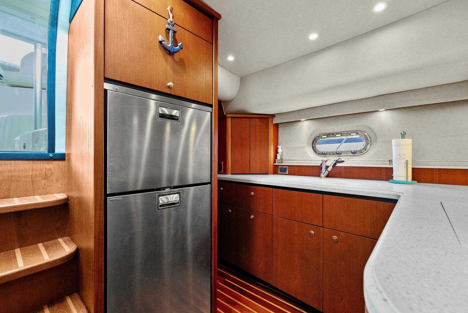 2007 Tiara Yachts 4300 Sovran — photo 17
