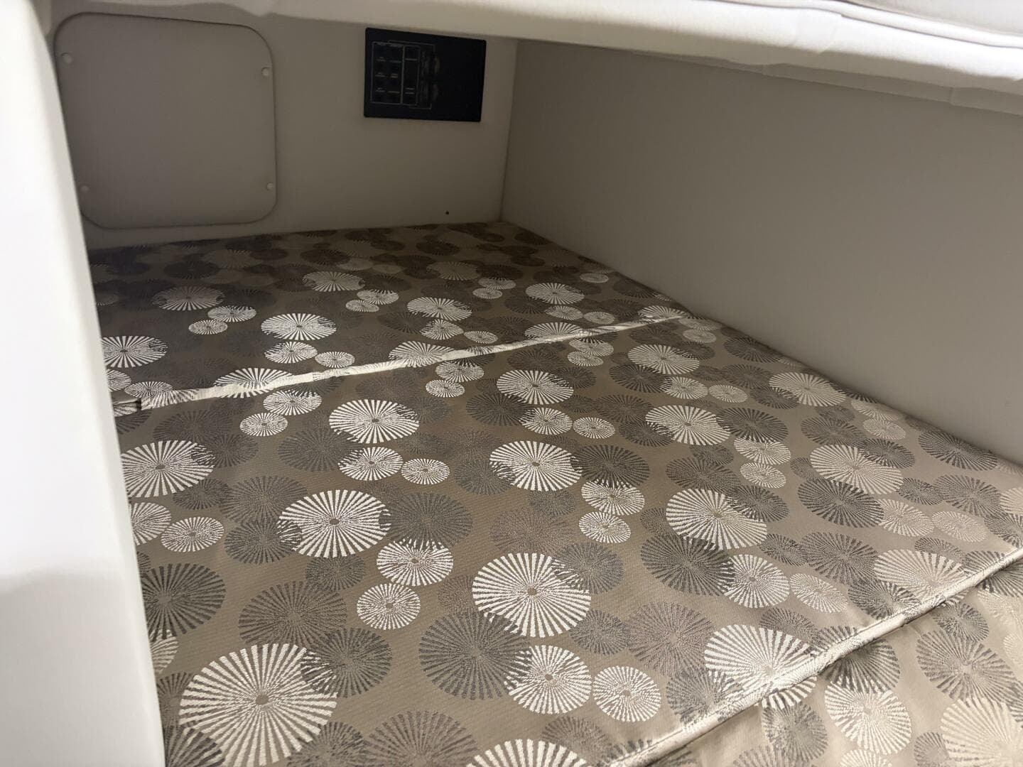 2019 Crownline 264 Cr — photo 29