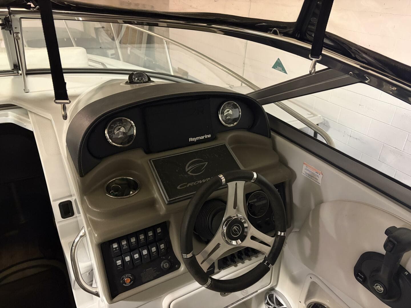 2019 Crownline 264 Cr — photo 14