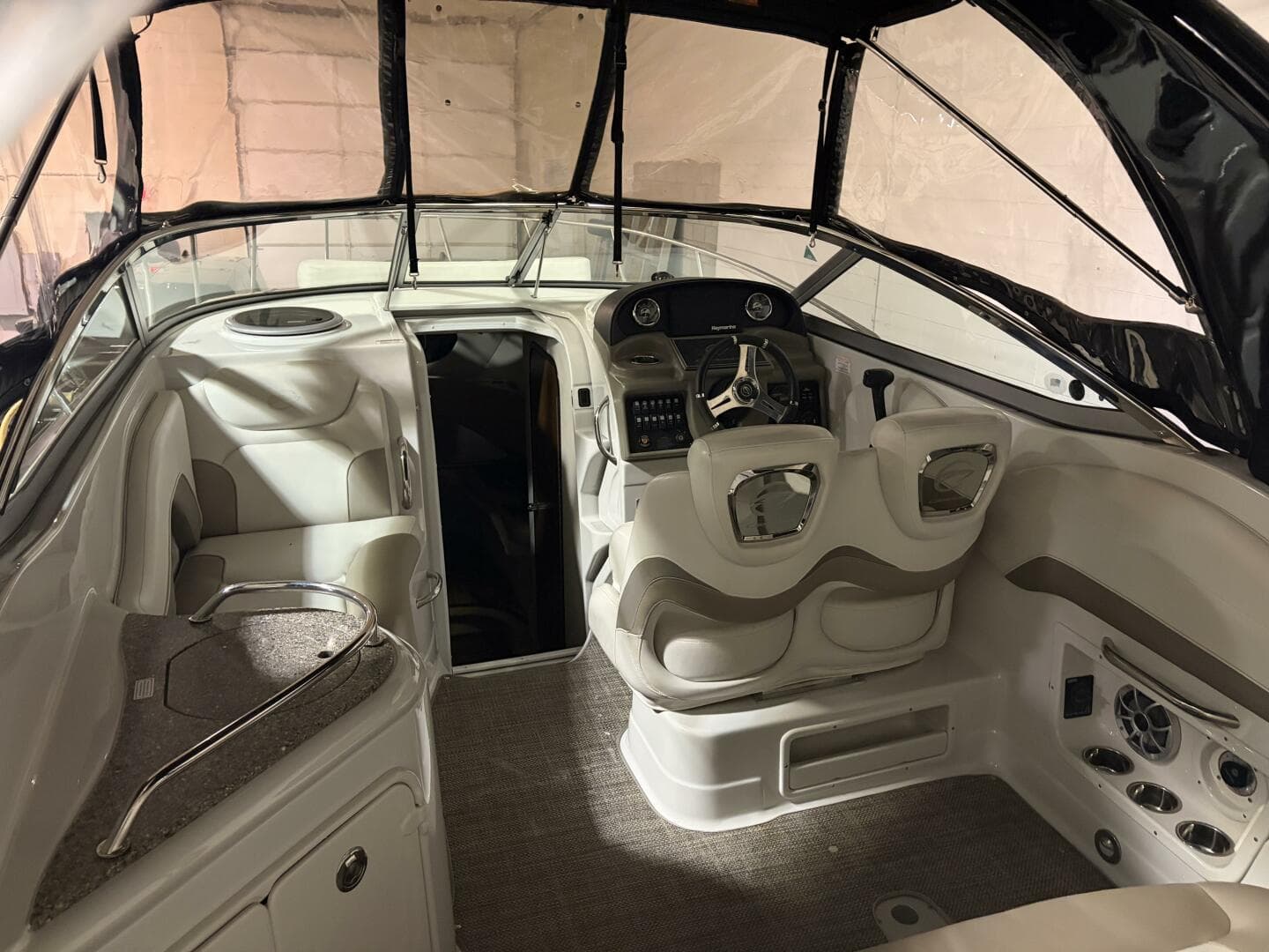 2019 Crownline 264 Cr — photo 11