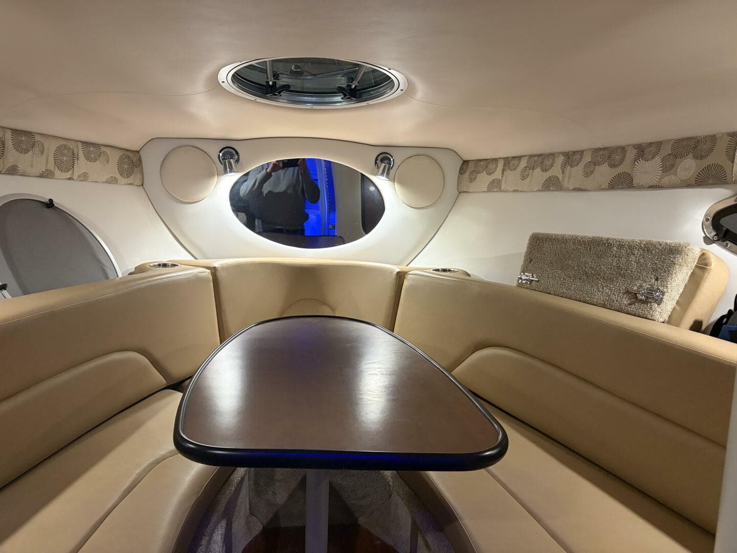 2019 Crownline 264 Cr — photo 22