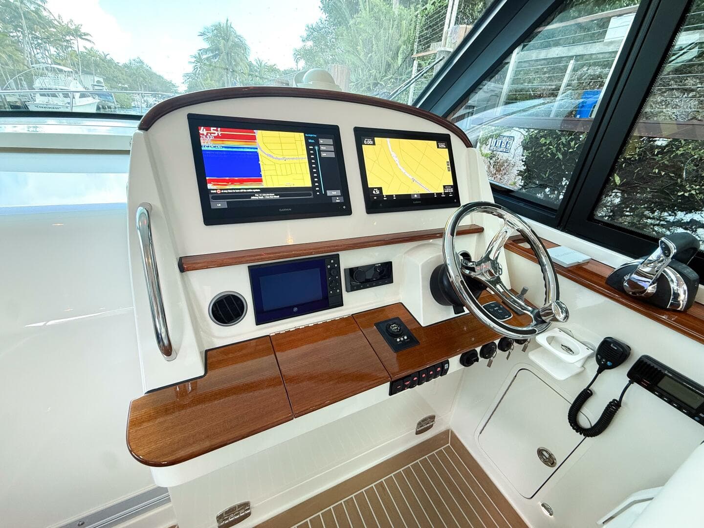 2021 Hinckley 40X — photo 26