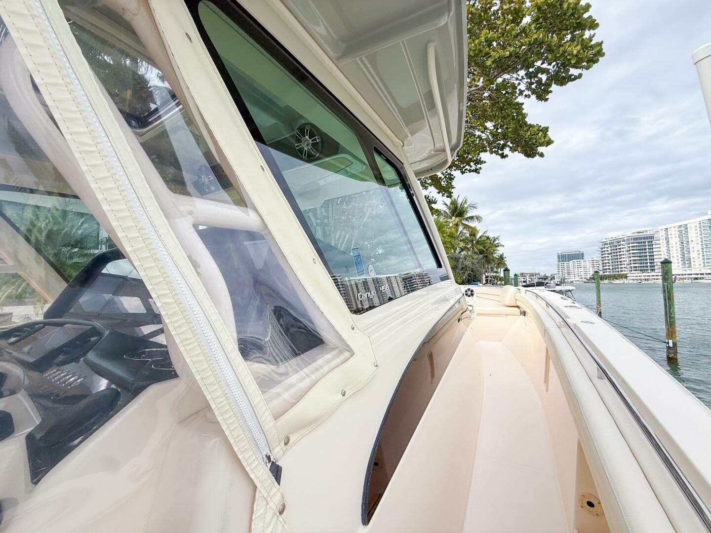 2022 Grady-White Canyon 456 — photo 33