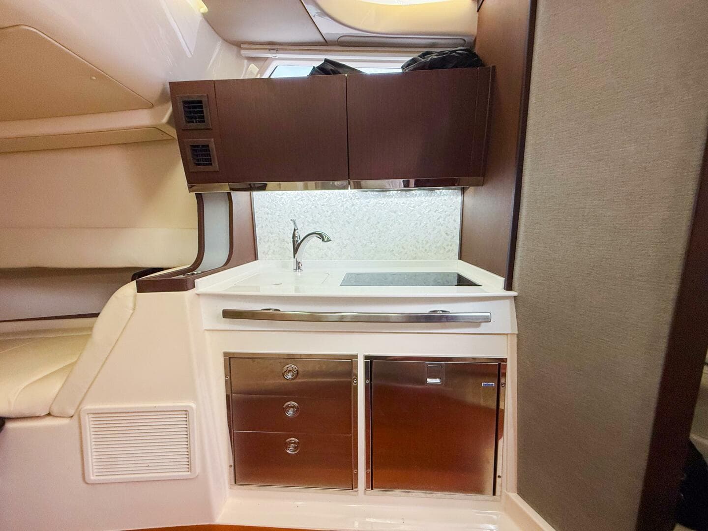 2022 Grady-White Canyon 456 — photo 22