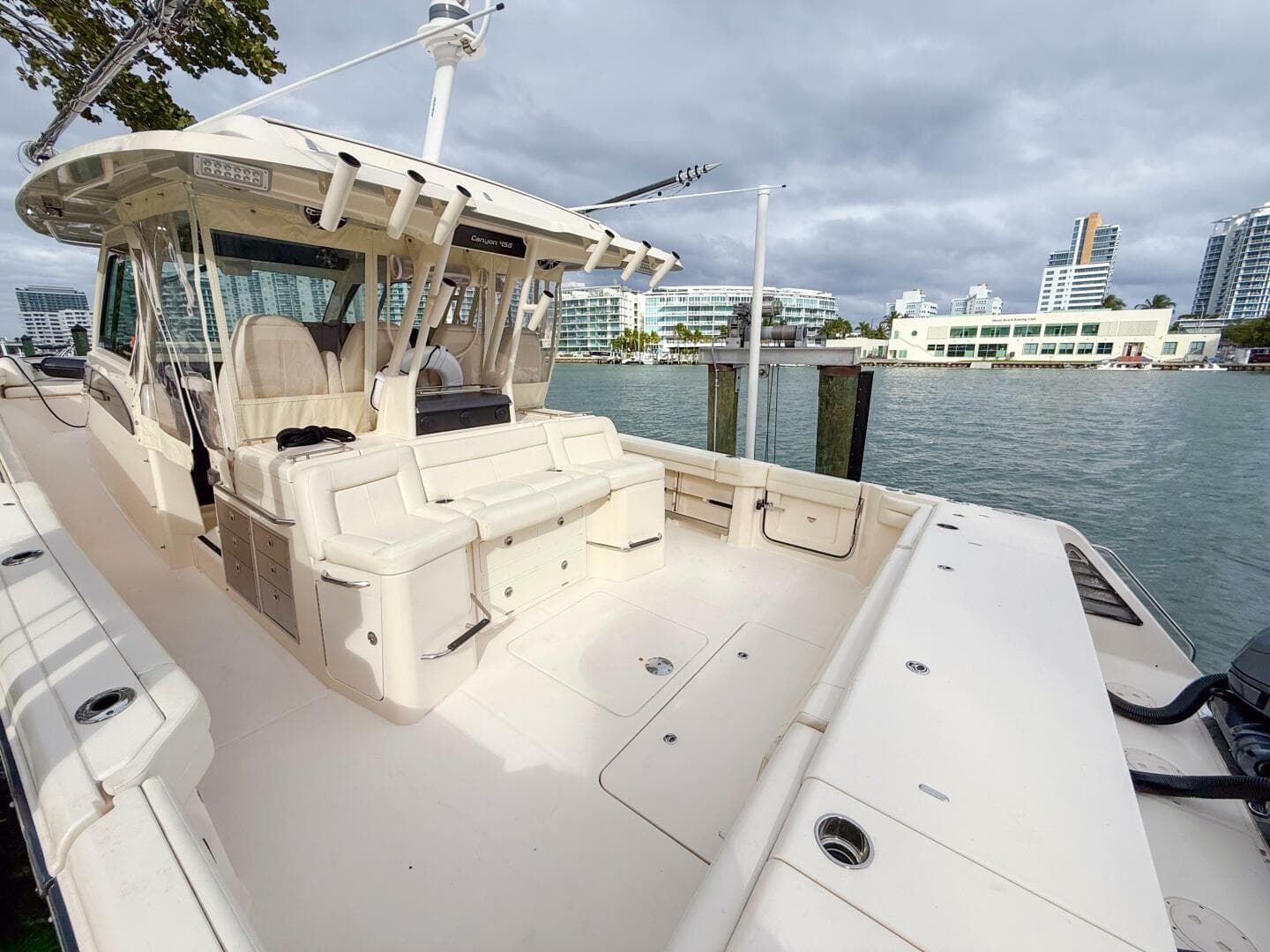 2022 Grady-White Canyon 456 — photo 34