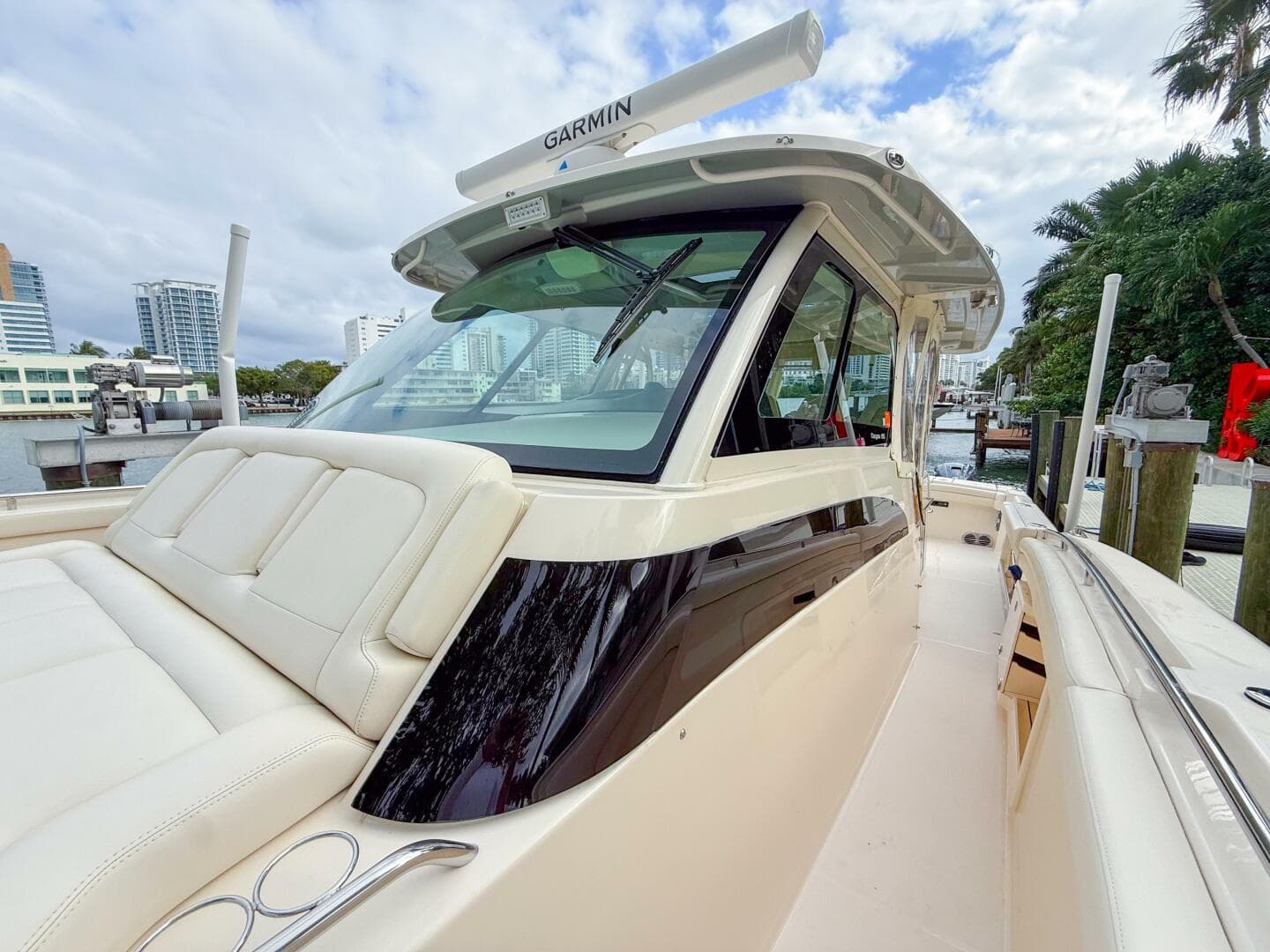 2022 Grady-White Canyon 456 — photo 10