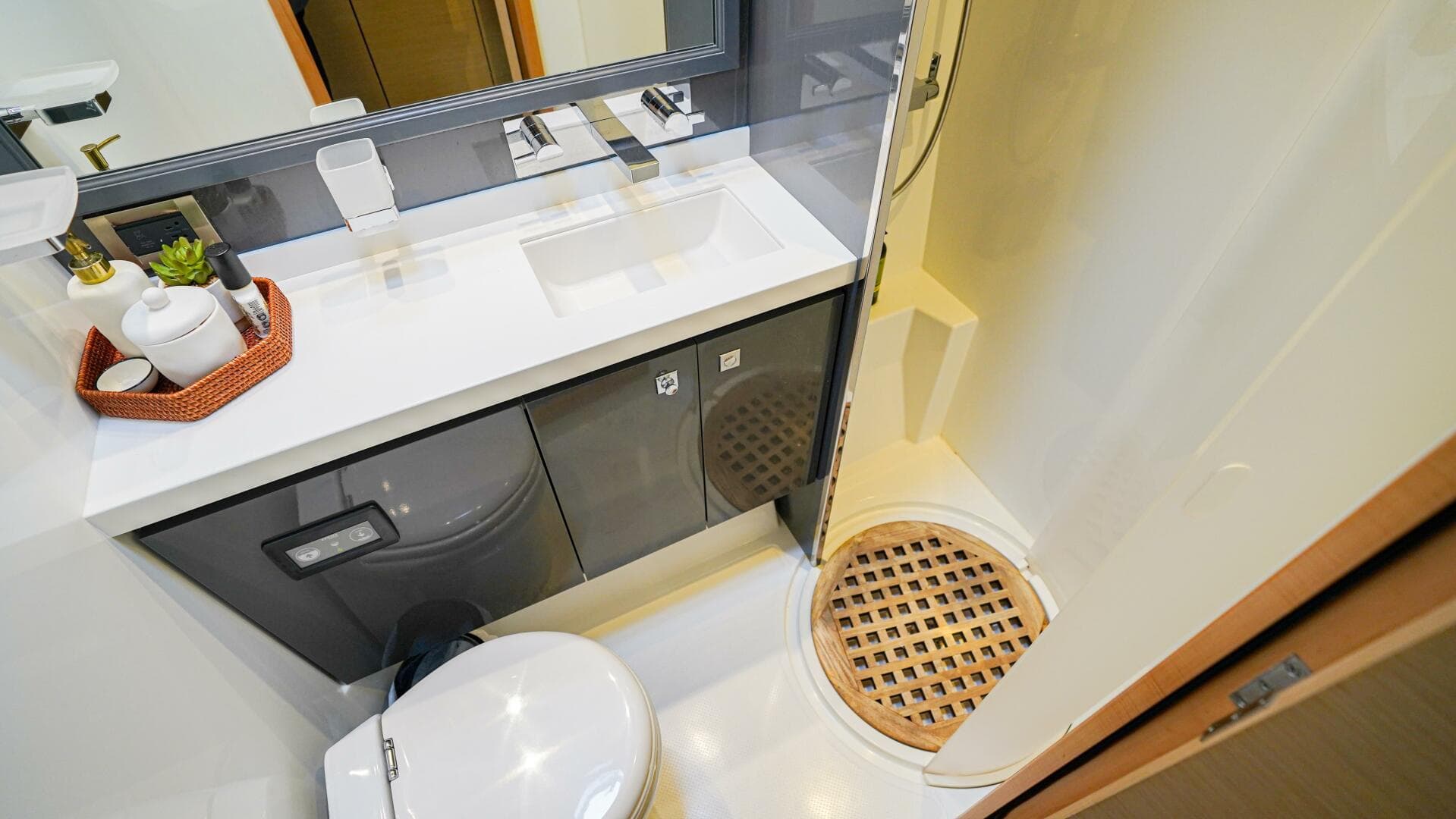 2017 Fountaine Pajot Victoria 67 — photo 53