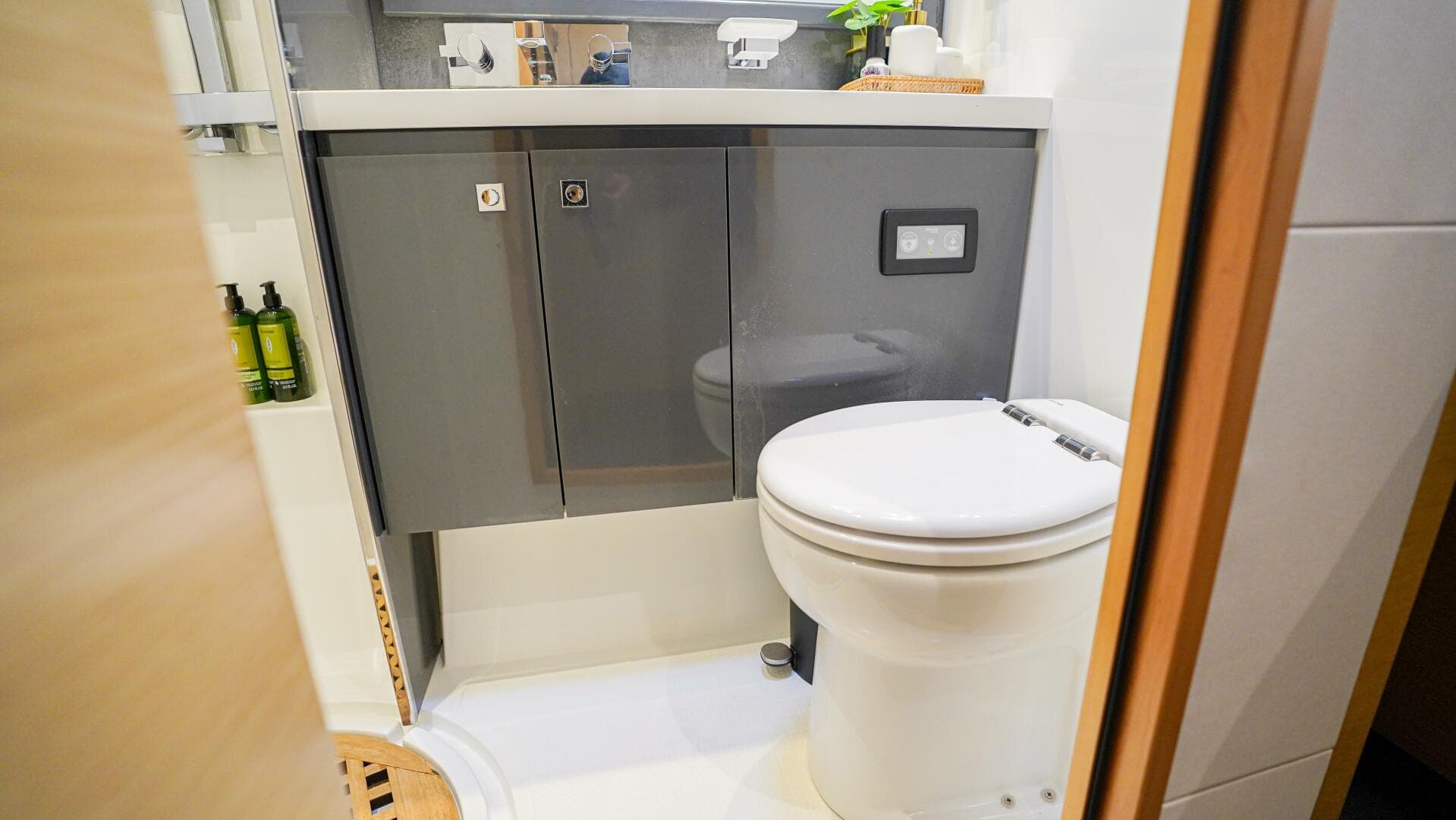 2017 Fountaine Pajot Victoria 67 — photo 58