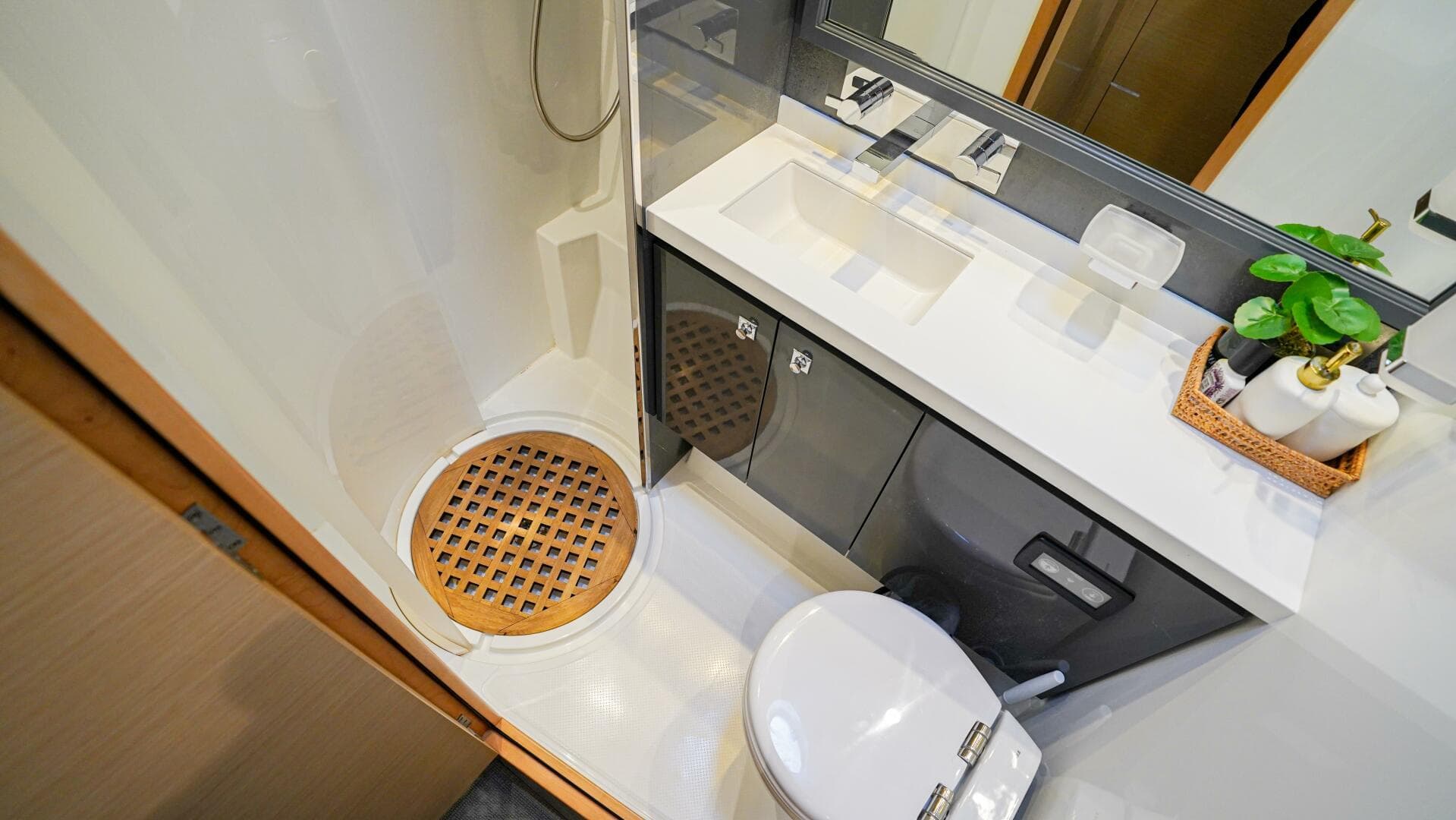 2017 Fountaine Pajot Victoria 67 — photo 57