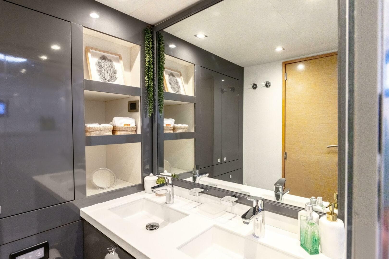 2017 Fountaine Pajot Victoria 67 — photo 44