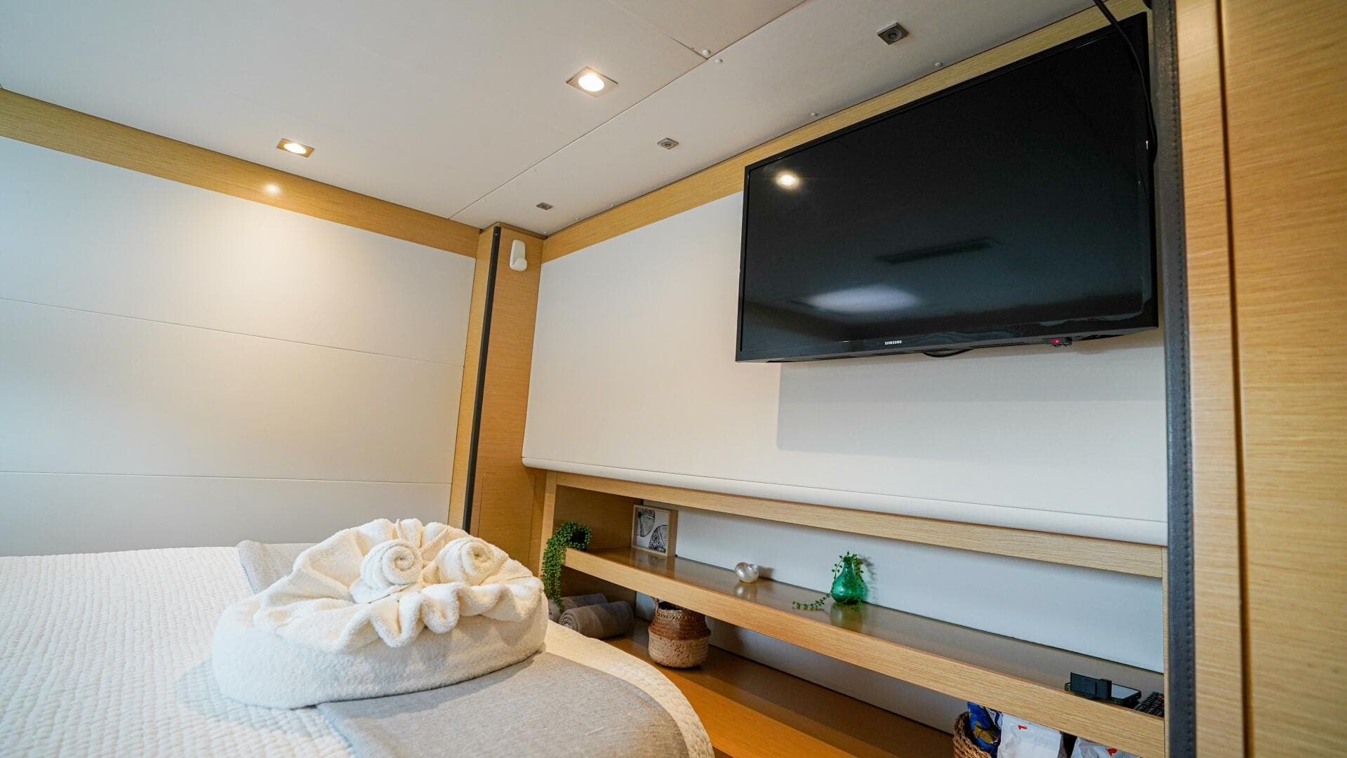 2017 Fountaine Pajot Victoria 67 — photo 51