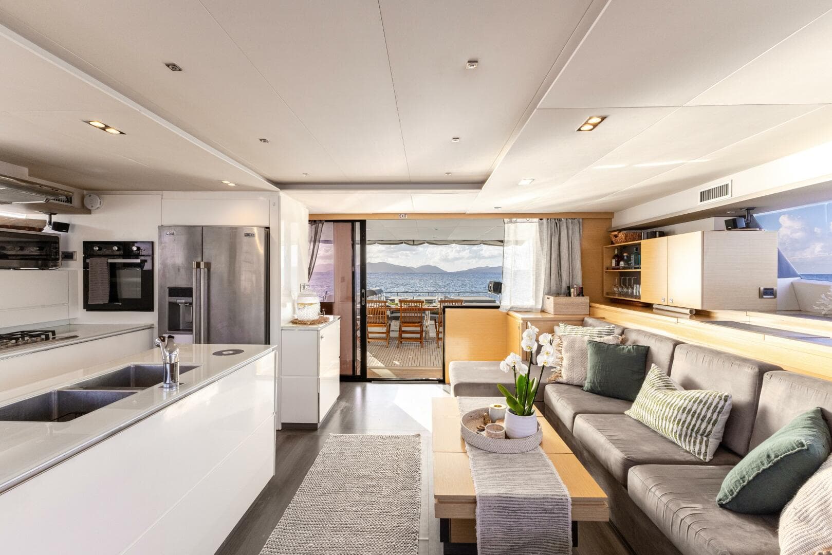 2017 Fountaine Pajot Victoria 67 — photo 28