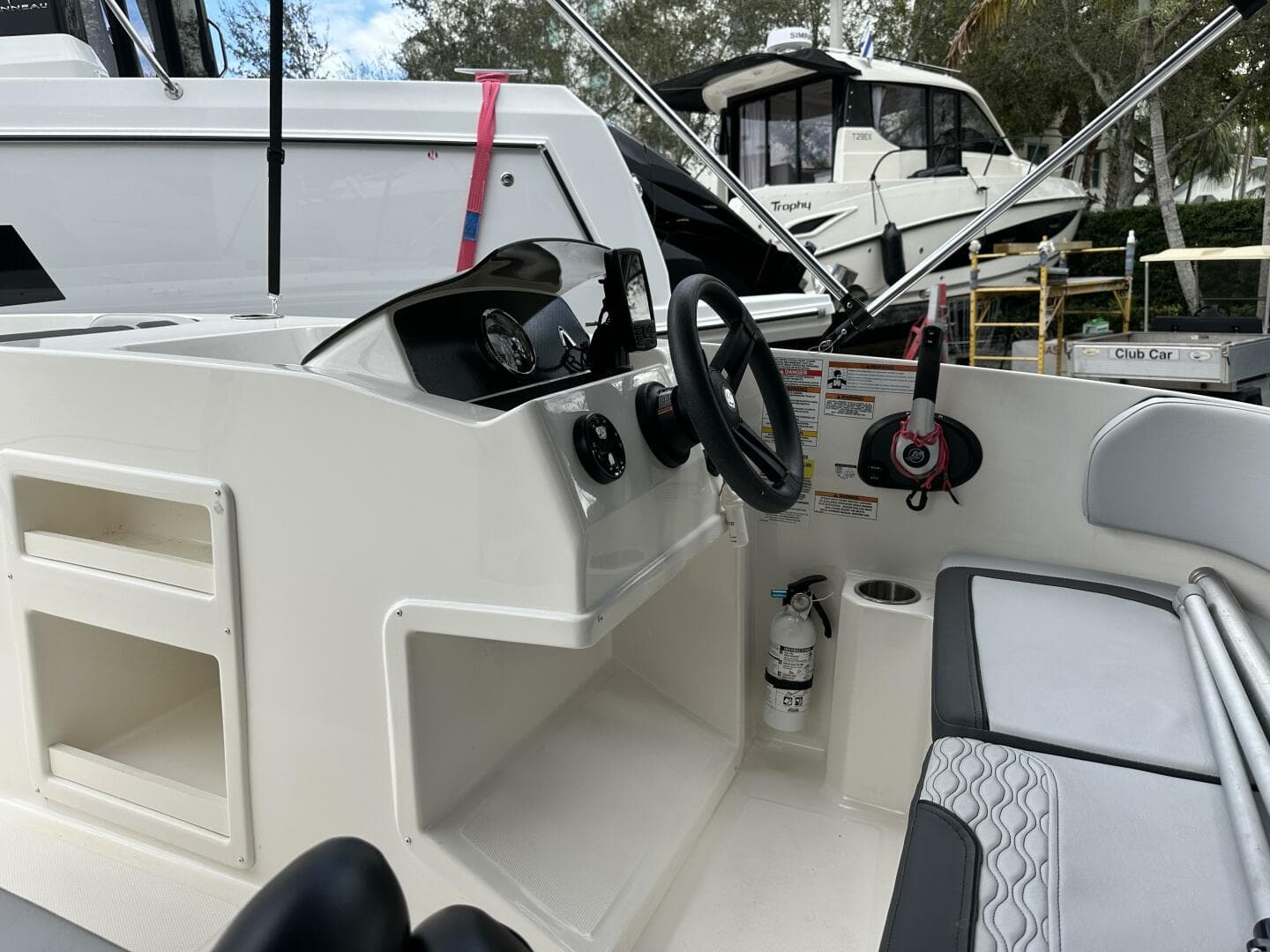 2023 Bayliner M17 — photo 18