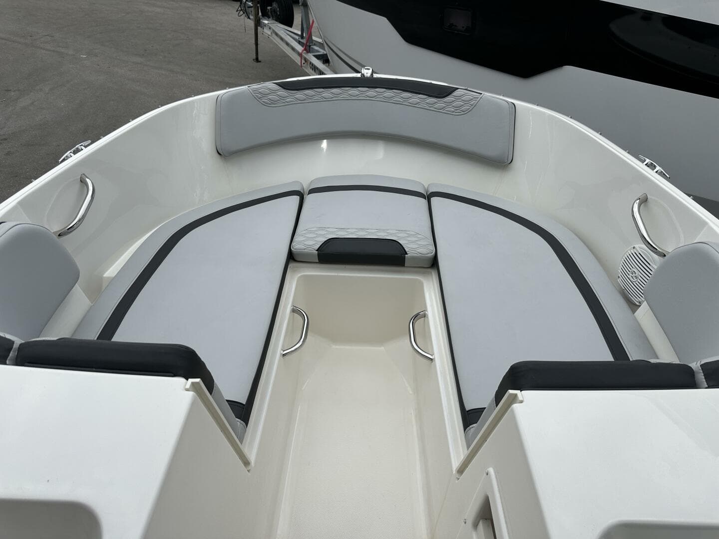 2023 Bayliner M17 — photo 7