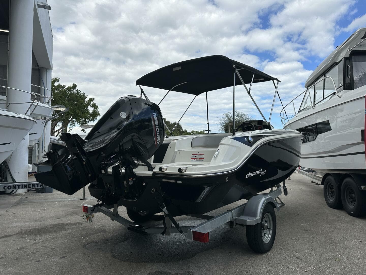 2023 Bayliner M17 — photo 2