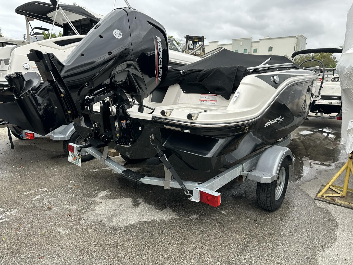 2023 Bayliner M17 — photo 23