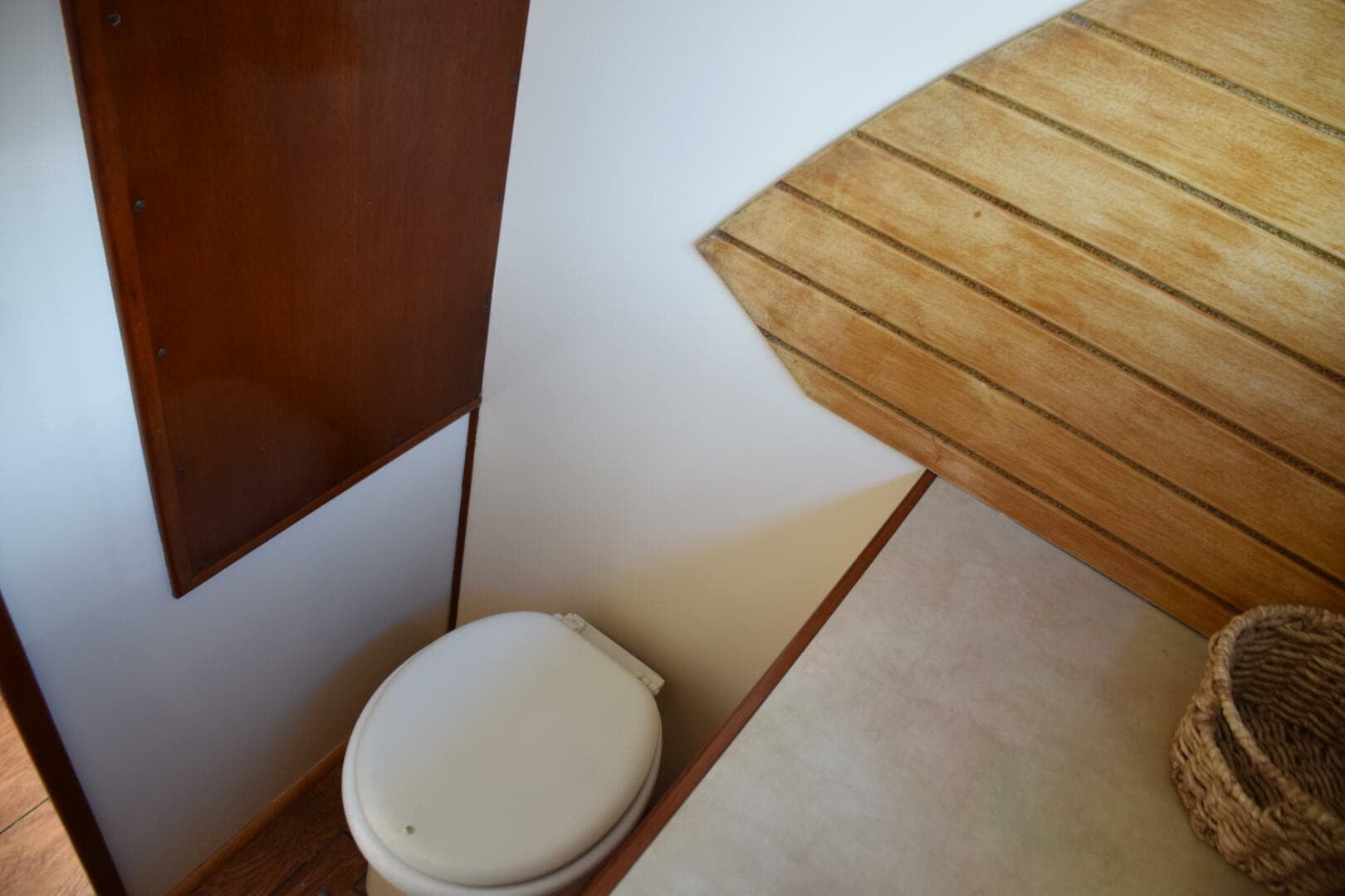 1982 Whiticar Flybridge Convertible — photo 30