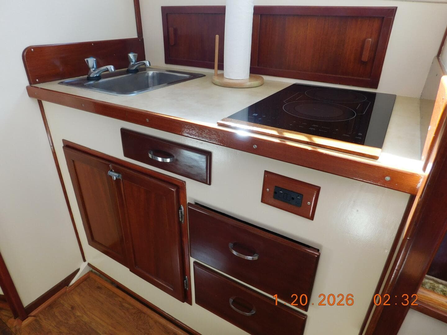 1982 Whiticar Flybridge Convertible — photo 18