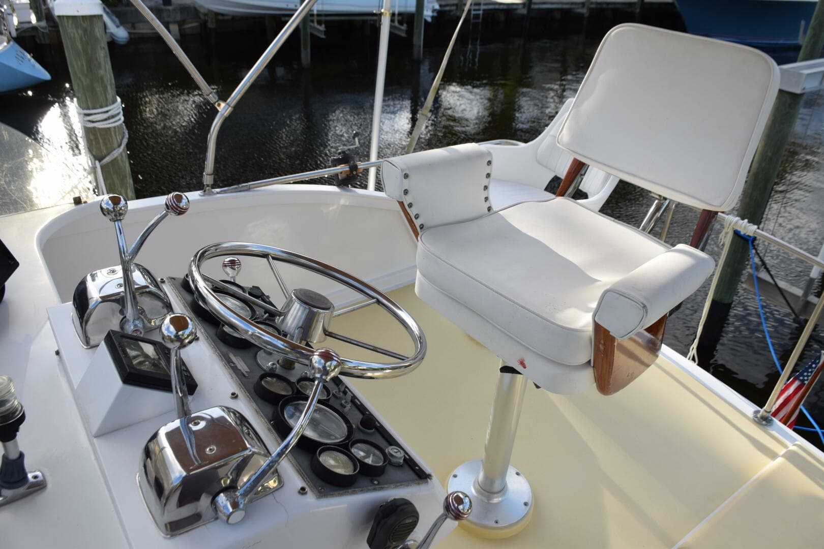 1982 Whiticar Flybridge Convertible — photo 41