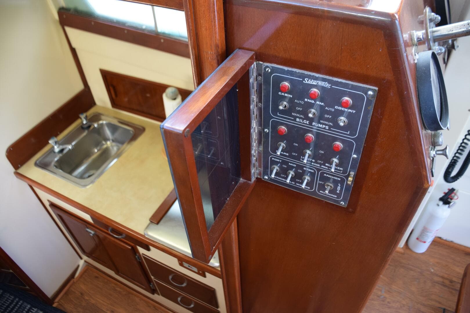 1982 Whiticar Flybridge Convertible — photo 15