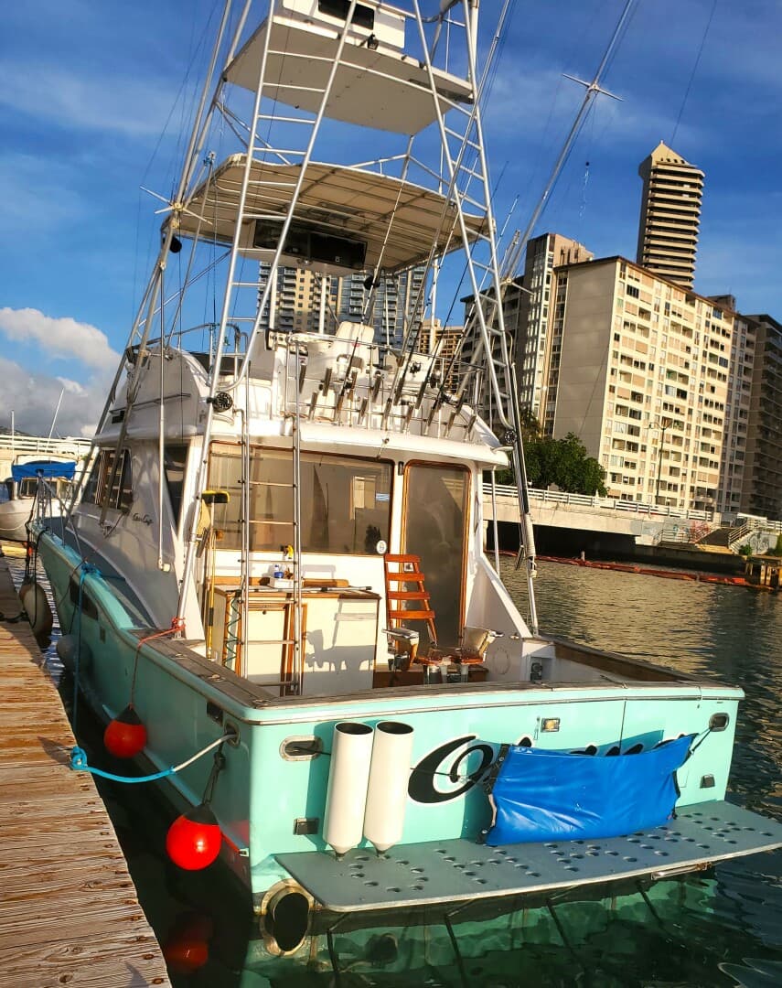 1986 Chris-Craft 422 Commander — photo 3