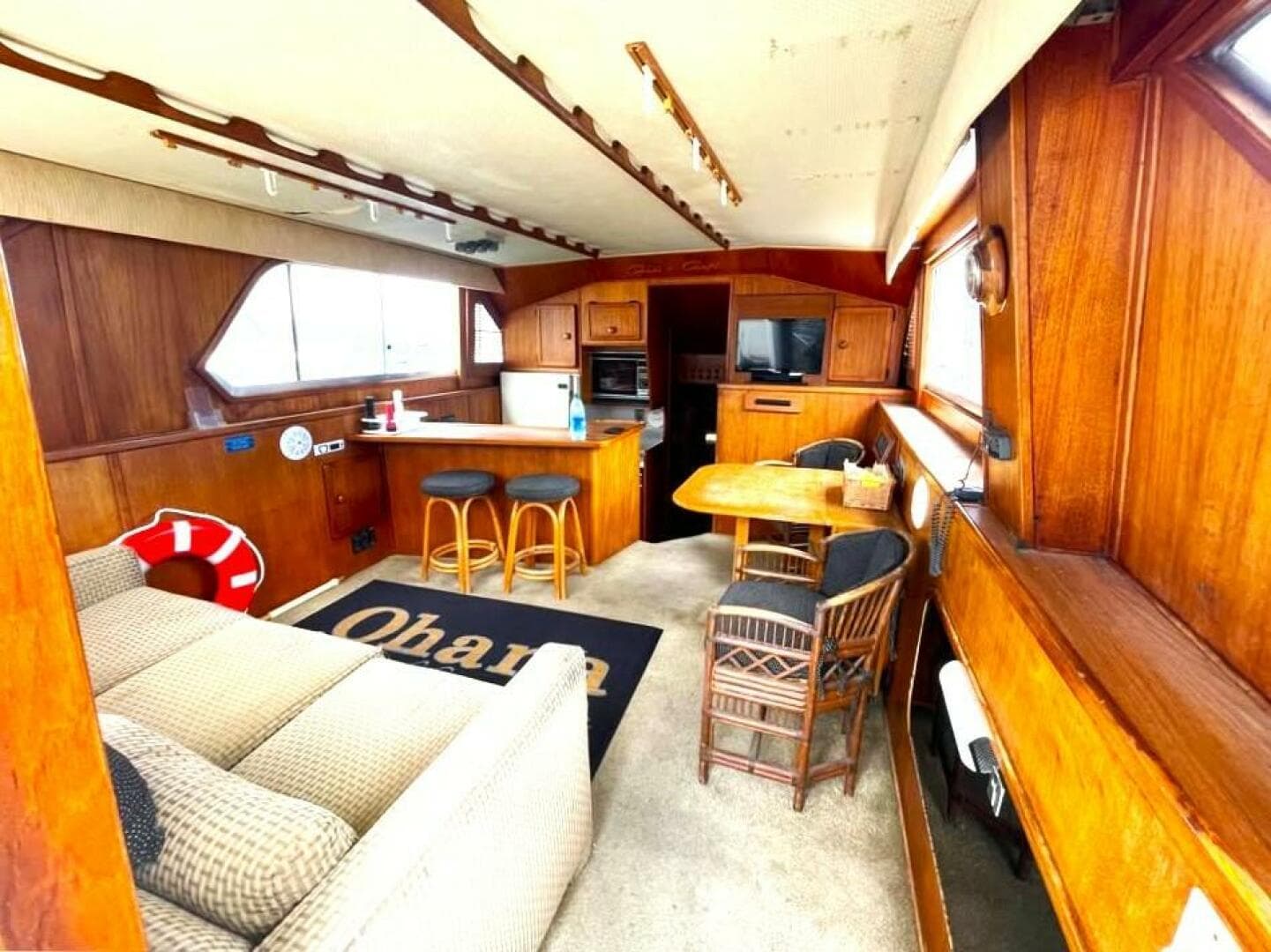 1986 Chris-Craft 422 Commander — photo 11