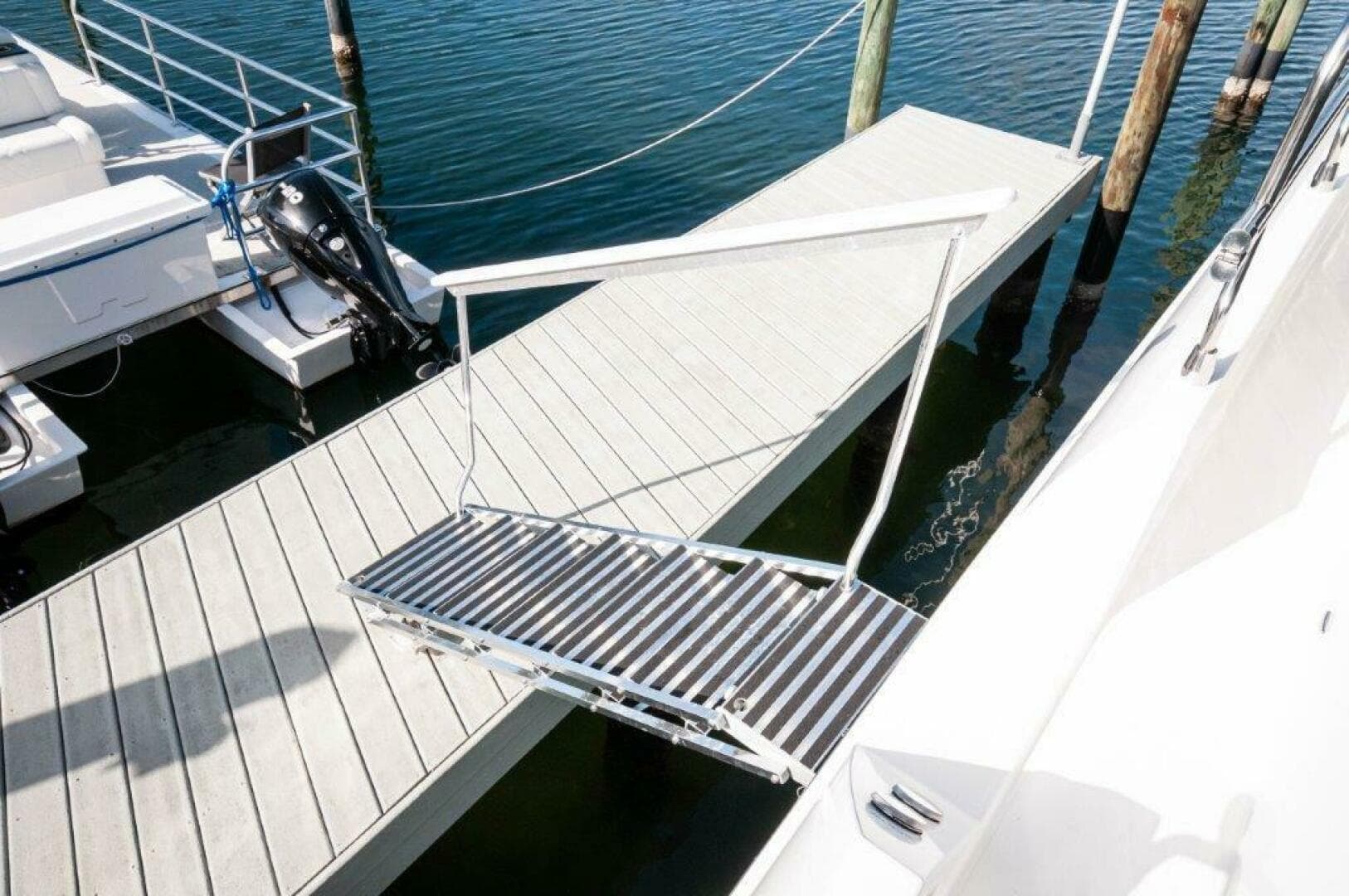 2019 Cruisers Yachts 60 Cantius — photo 50