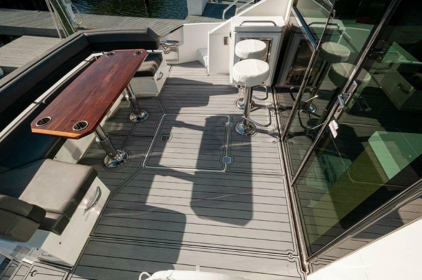 2019 Cruisers Yachts 60 Cantius — photo 45