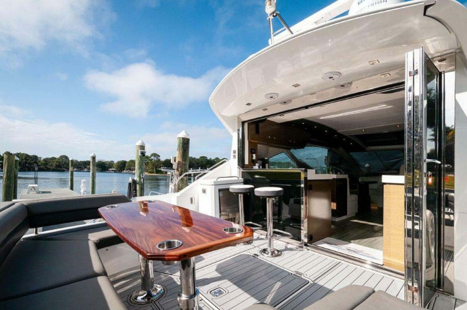 2019 Cruisers Yachts 60 Cantius — photo 47