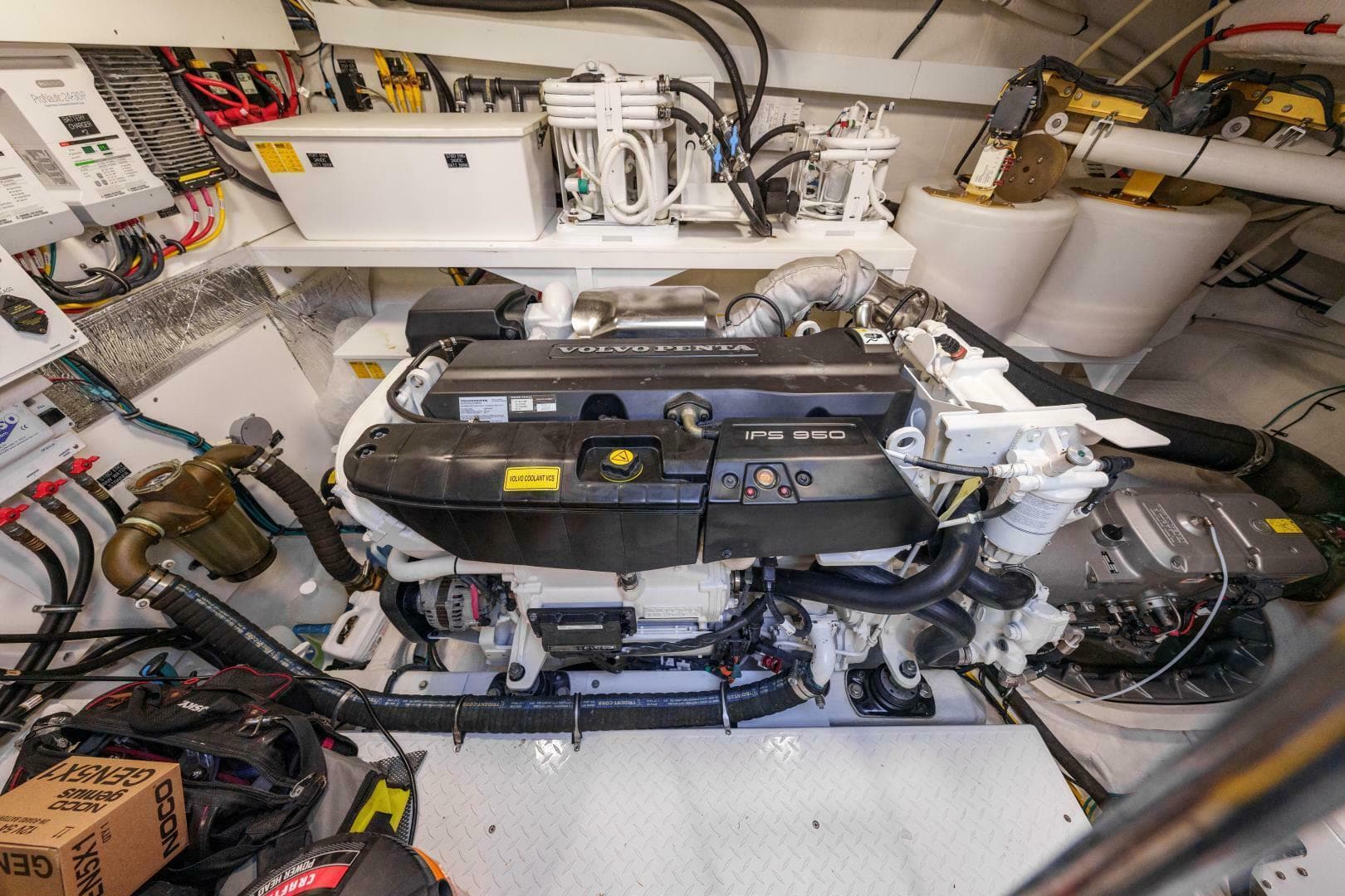 2019 Cruisers Yachts 60 Cantius — photo 55