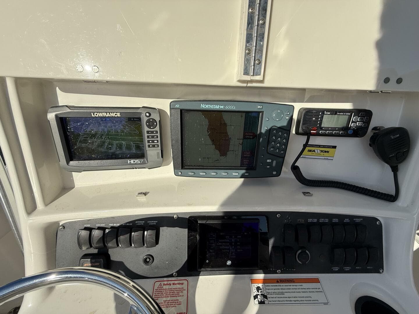 2006 Boston Whaler 240 Outrage — photo 9