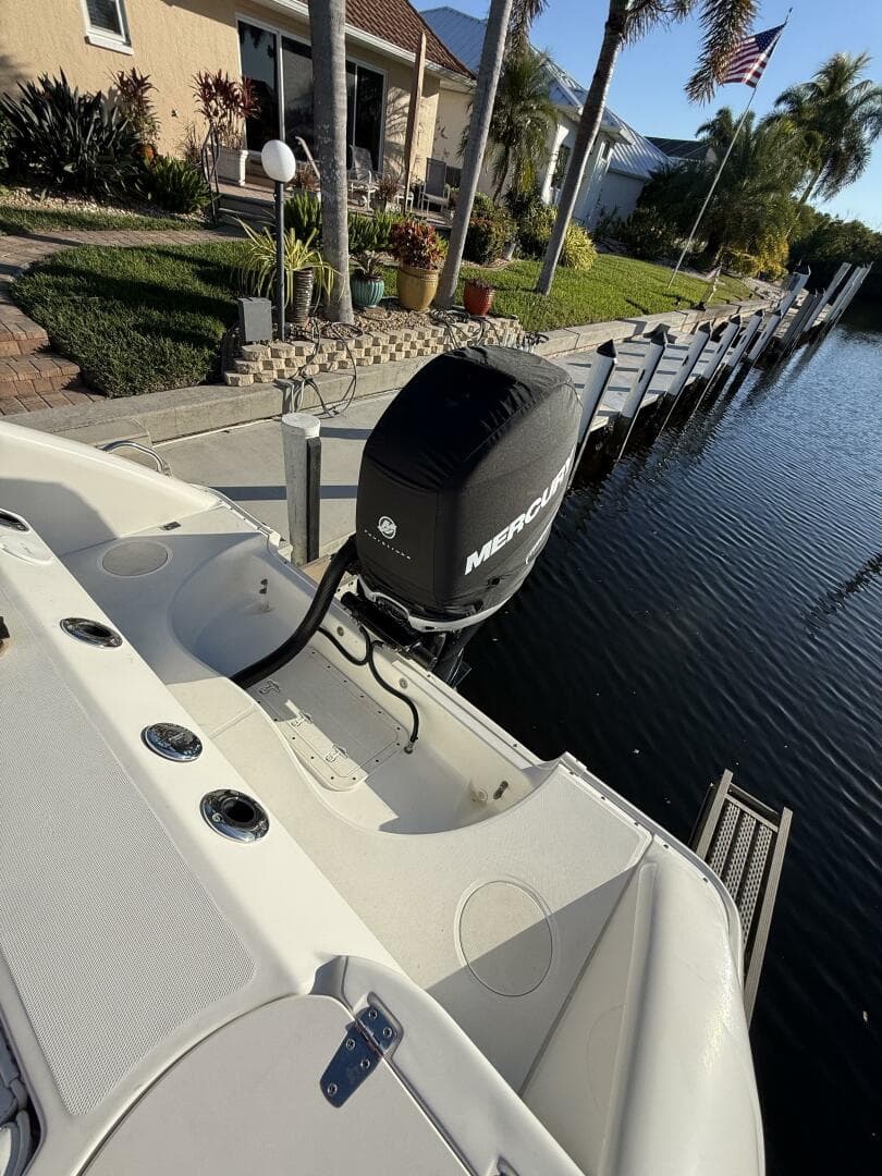 2006 Boston Whaler 240 Outrage — photo 13