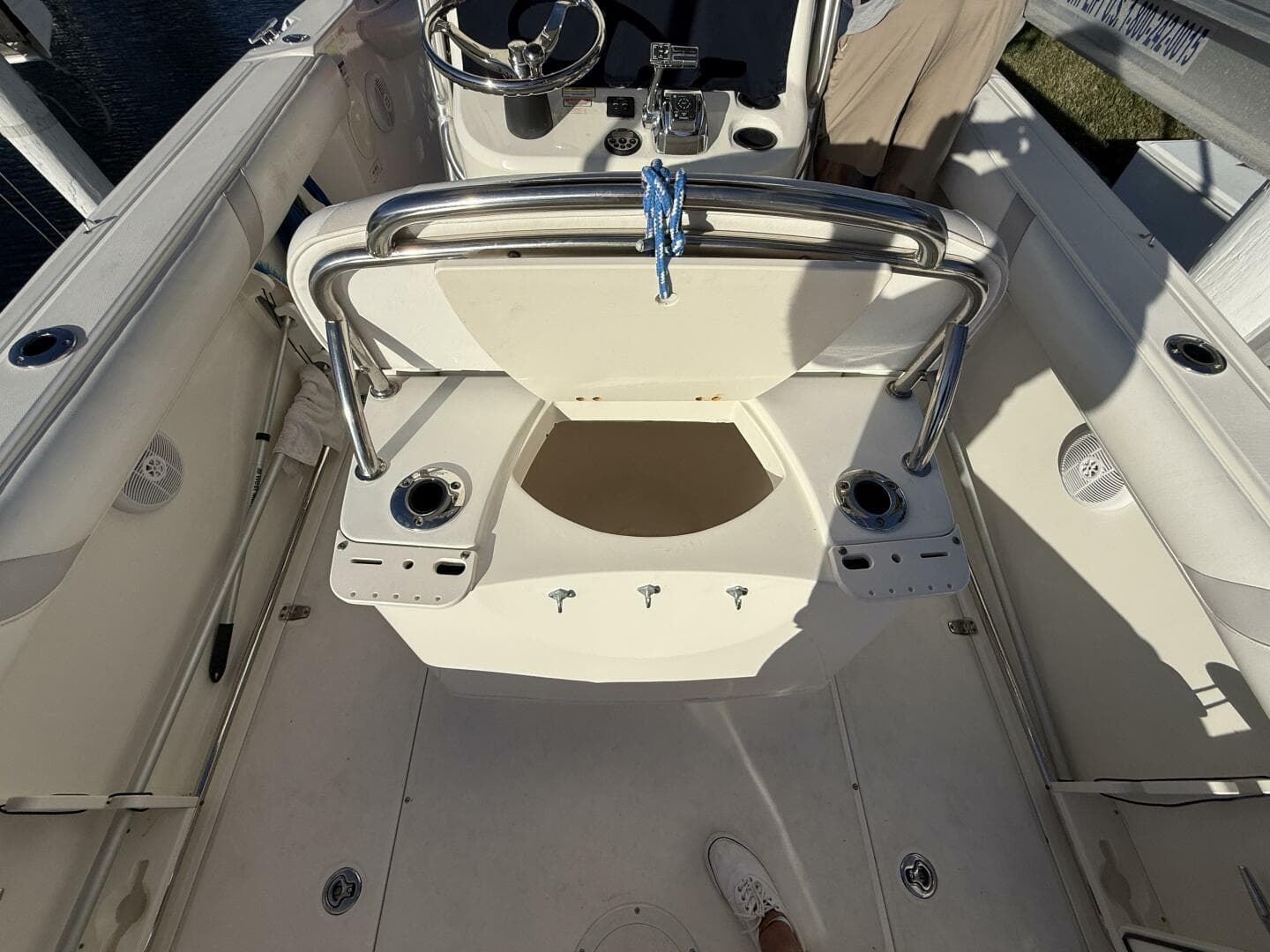 2006 Boston Whaler 240 Outrage — photo 10