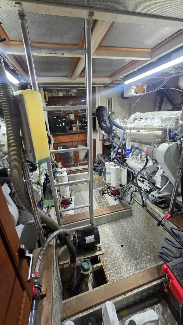 1997 Grand Banks 49 Classic — photo 53