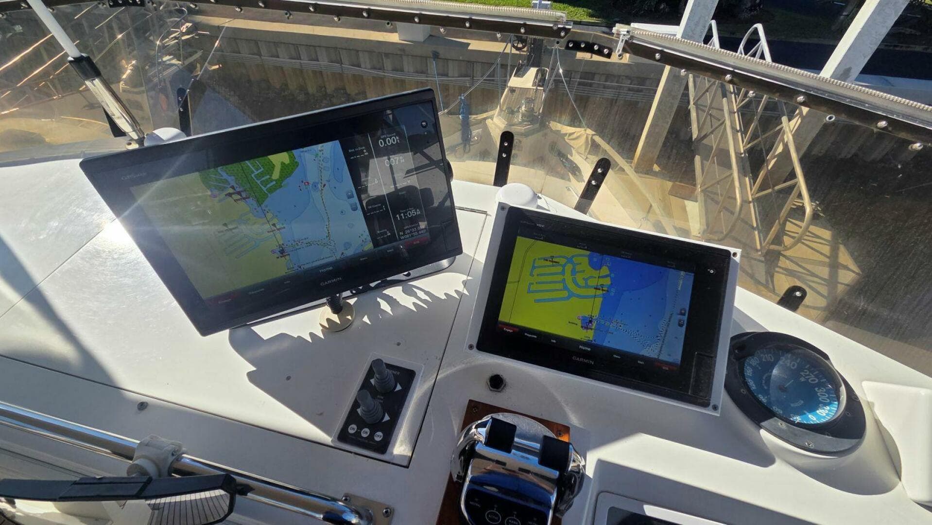 1997 Grand Banks 49 Classic — photo 19