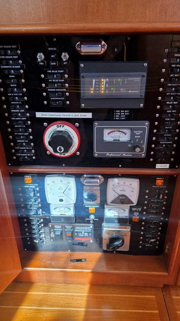 1997 Grand Banks 49 Classic — photo 55