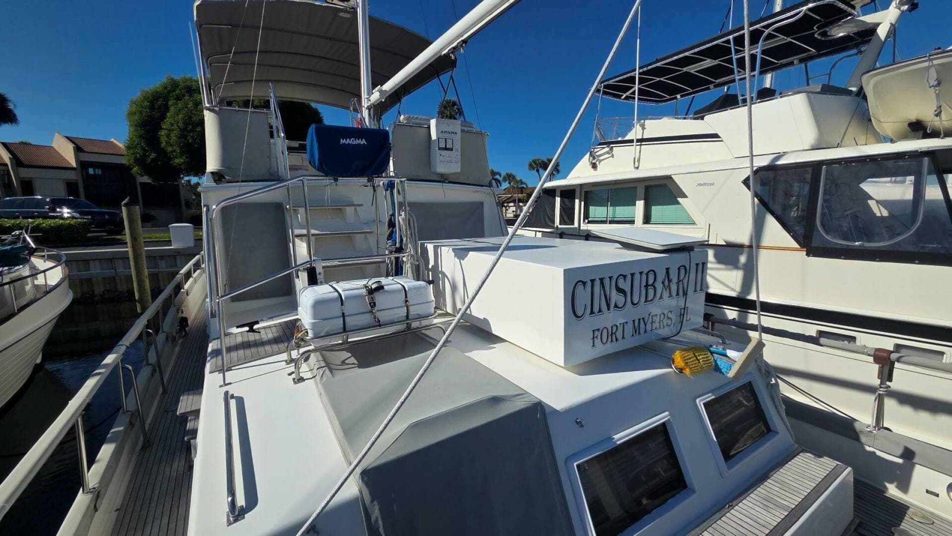 1997 Grand Banks 49 Classic — photo 14