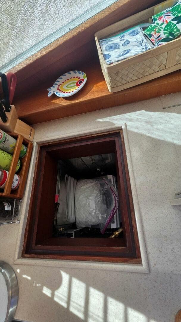 1997 Grand Banks 49 Classic — photo 32