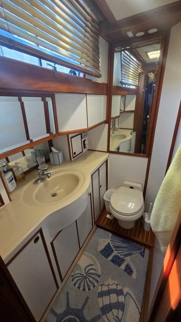 1997 Grand Banks 49 Classic — photo 64