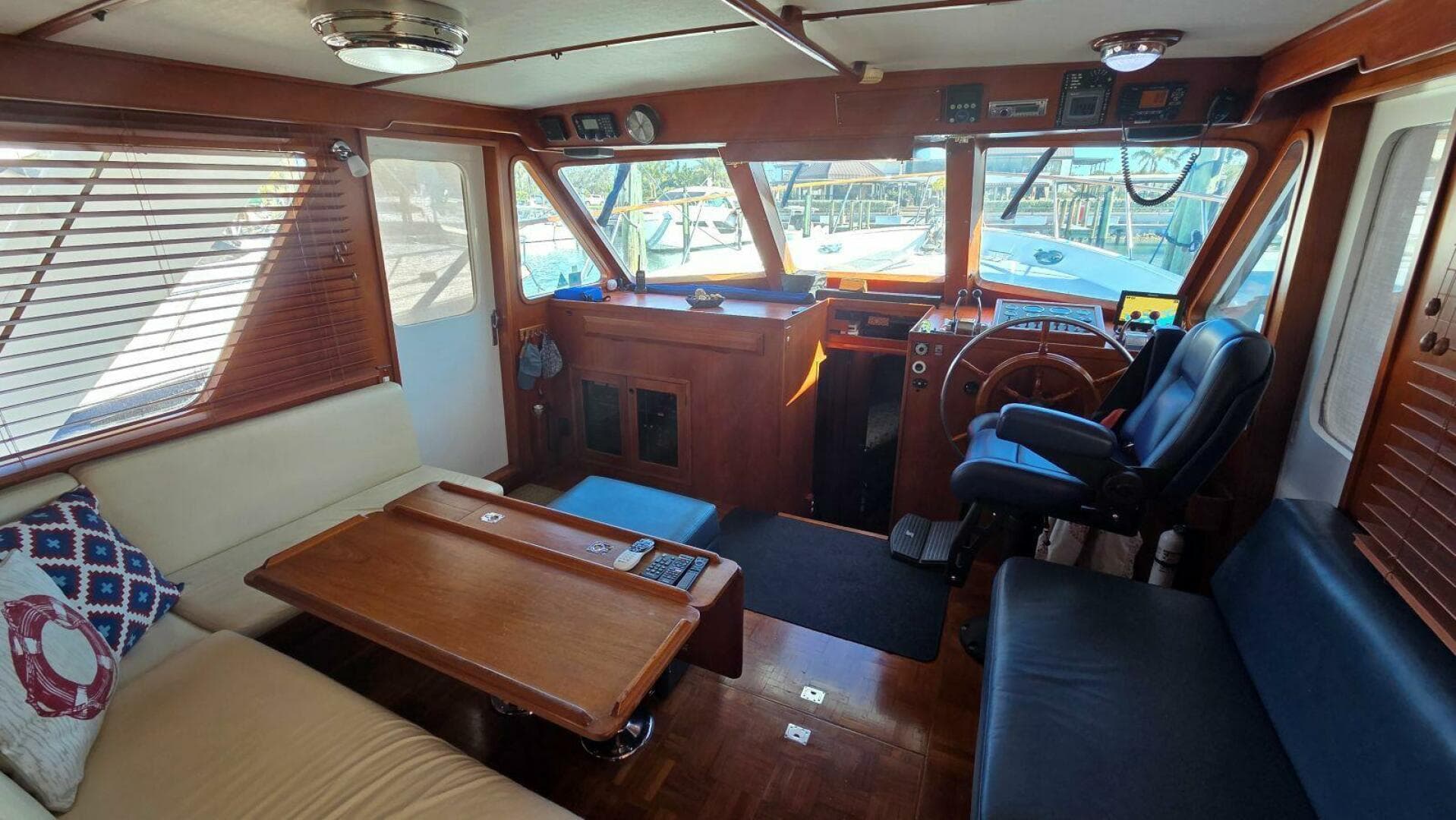 1987 Defever 48 Tri Cabin — photo 31