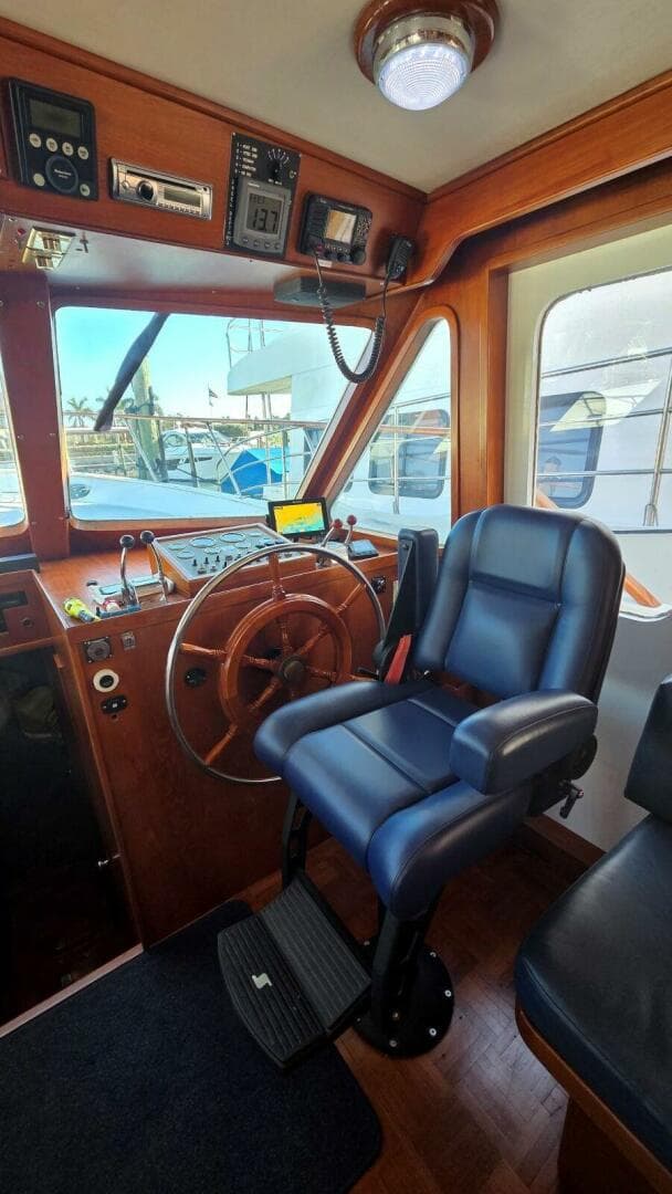 1987 Defever 48 Tri Cabin — photo 35