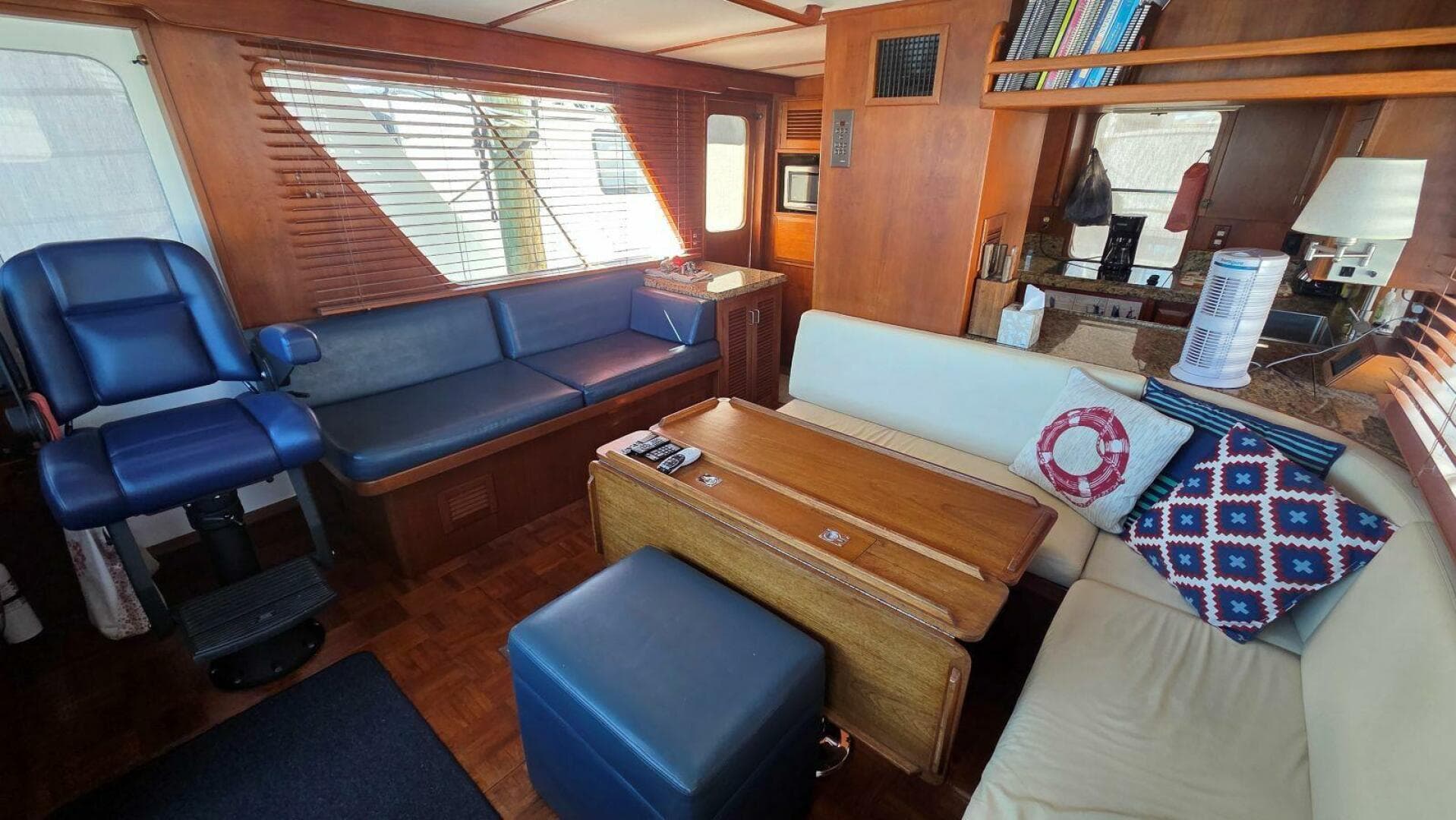 1987 Defever 48 Tri Cabin — photo 29