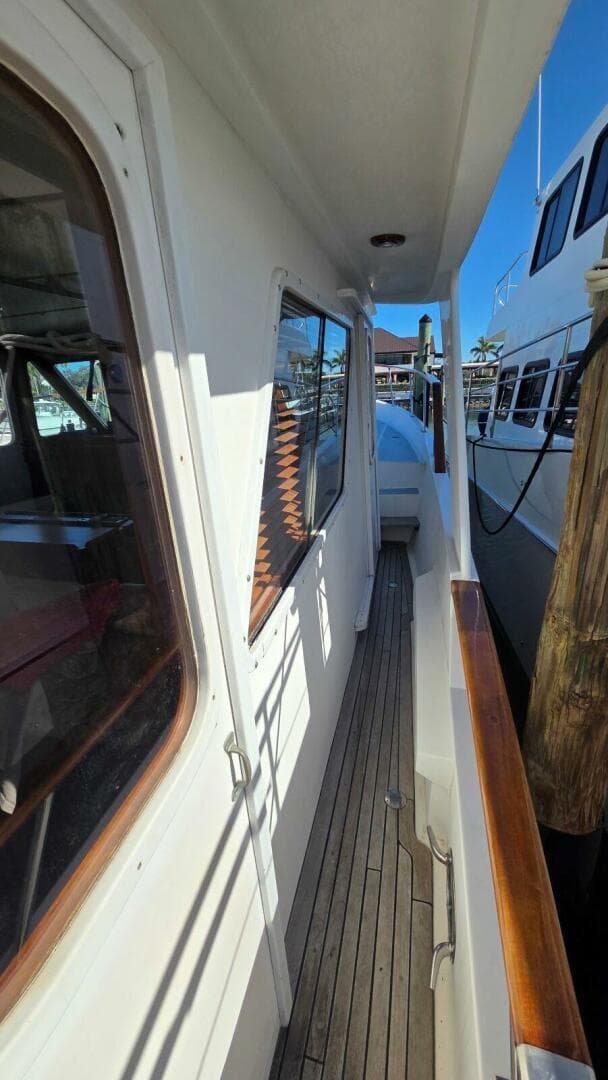 1987 Defever 48 Tri Cabin — photo 12