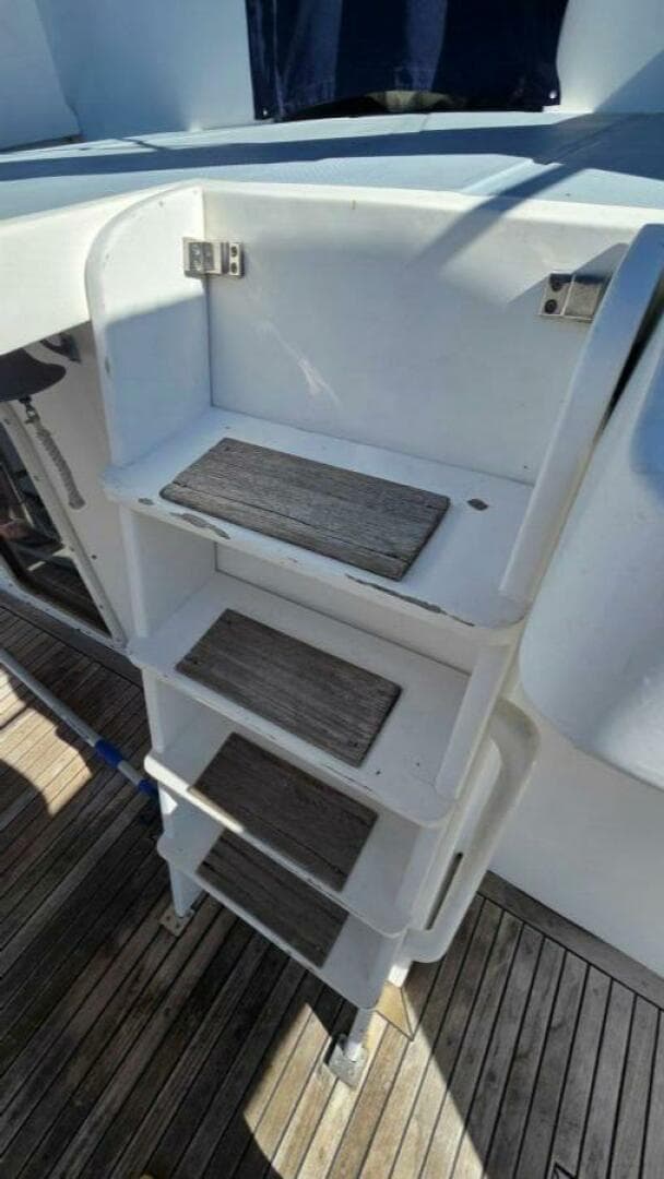 1987 Defever 48 Tri Cabin — photo 10
