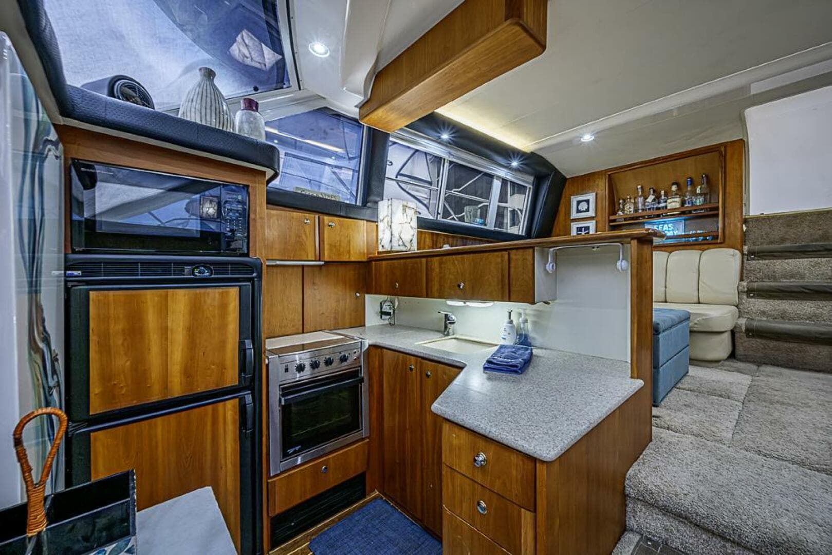 2000 Silverton 442 Cockpit — photo 19