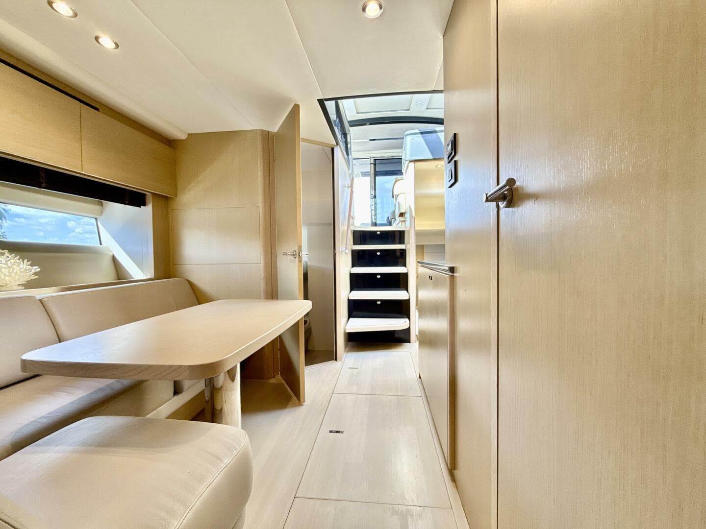 2017 Princess V58 — photo 17