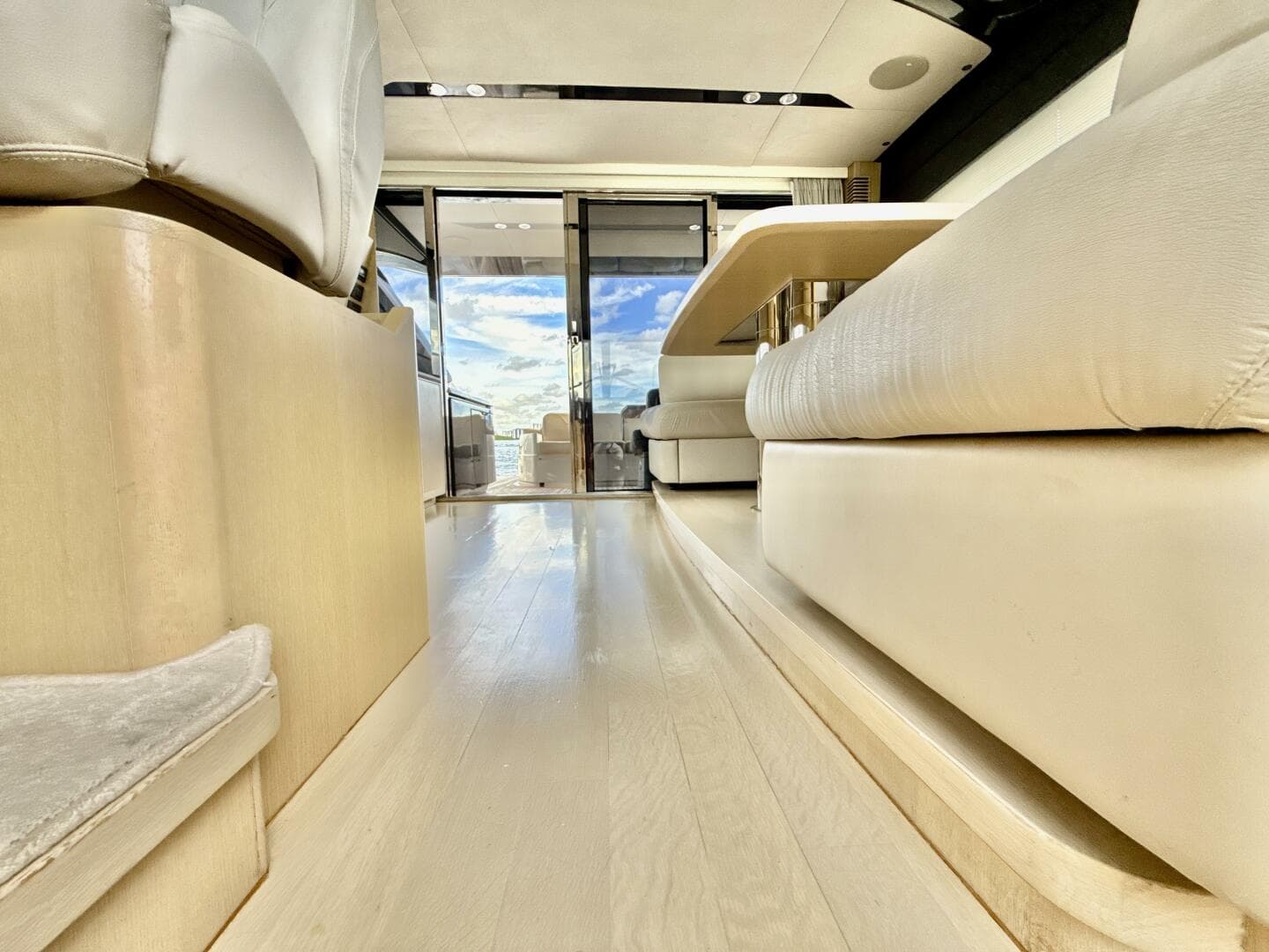 2017 Princess V58 — photo 35