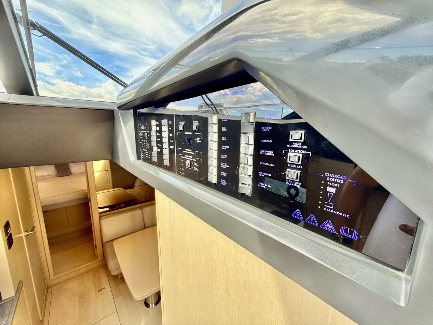 2017 Princess V58 — photo 36