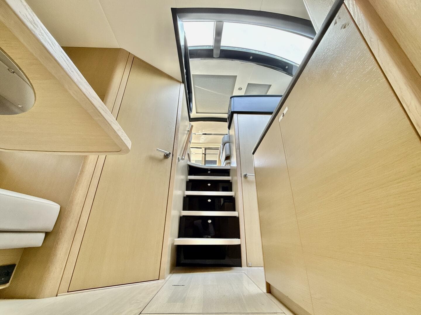 2017 Princess V58 — photo 16